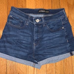 Size 8 mid-waist express jeans.